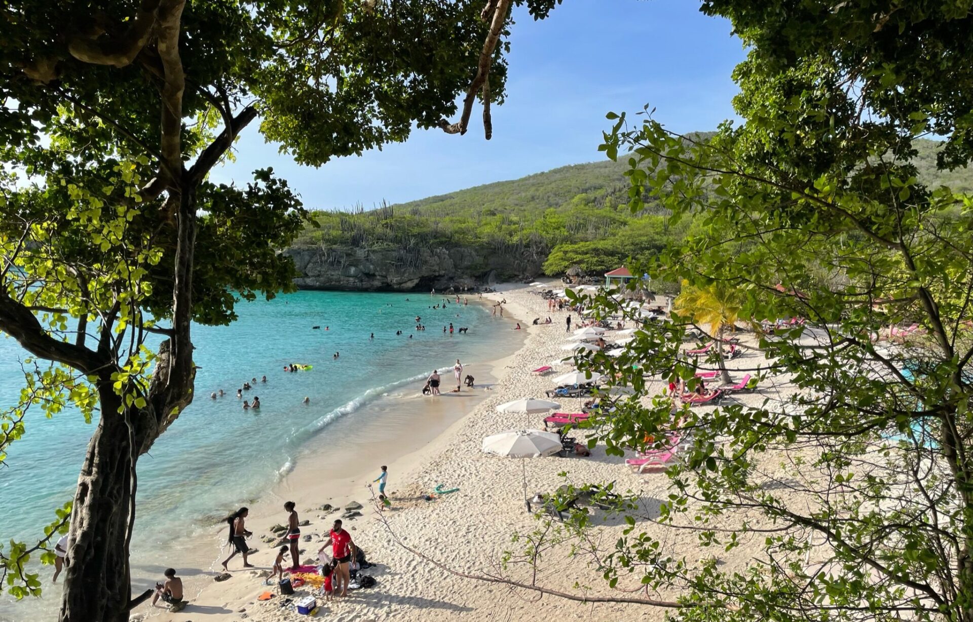 Grote Knip Beach Kenepa Westpunt Curaçao - exploringcuracao.com
