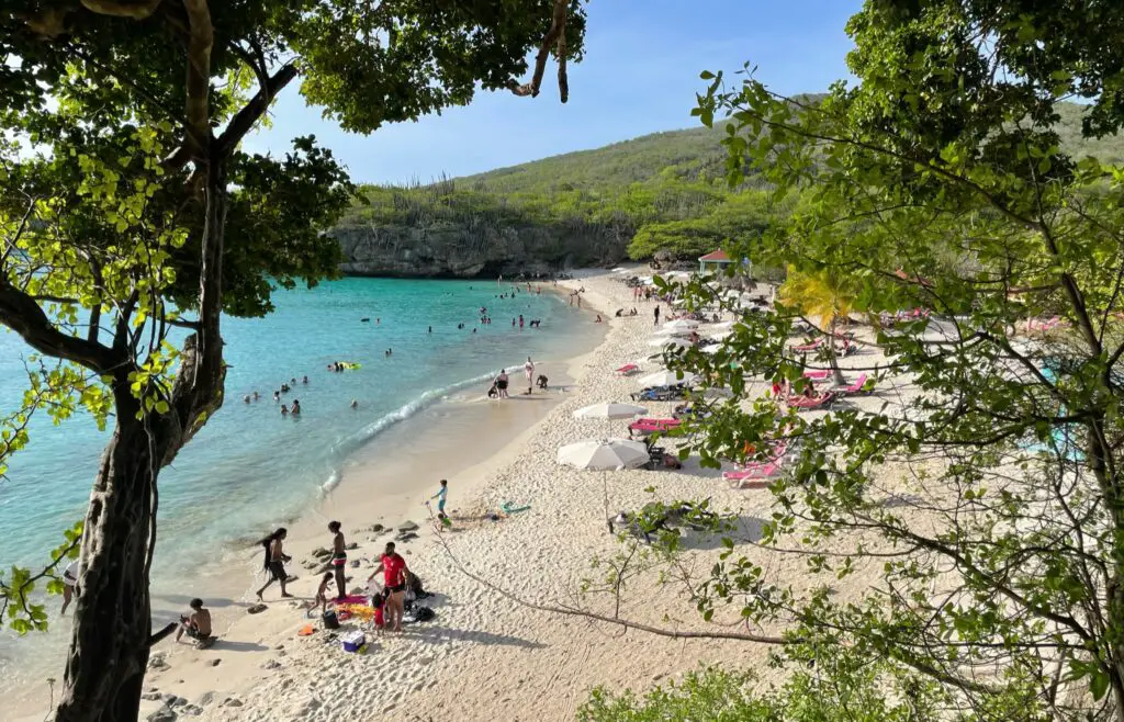 Grote Knip is the best beach in Curaçao and it is free of charge. It is one of the most beautiful beaches in the Caribbean.