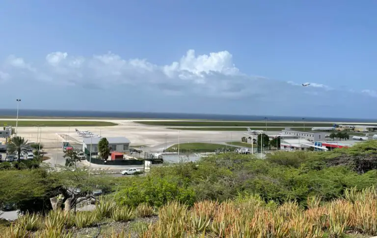 flights to curacao