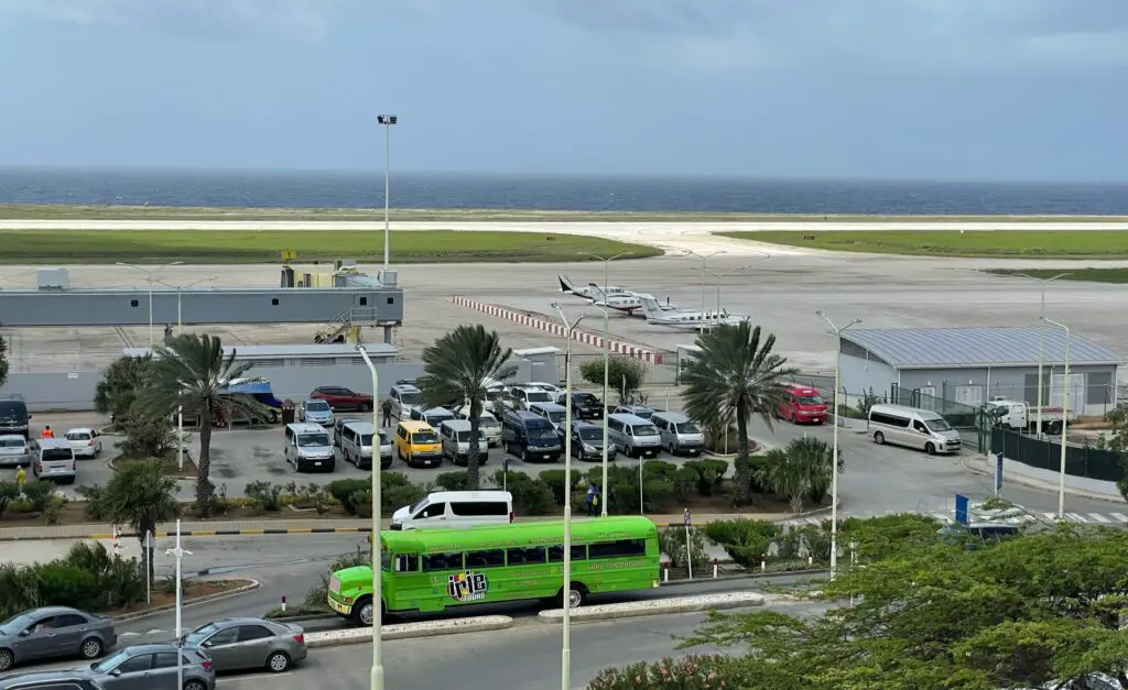 Bus - Curaçao - Airport