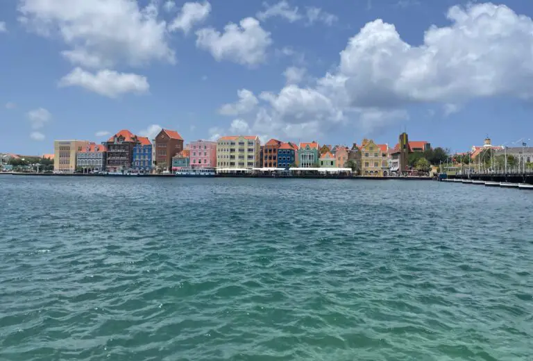 Curaçao - Handelskade - Colonial houses - Willemstad - Punda - Otrobanda