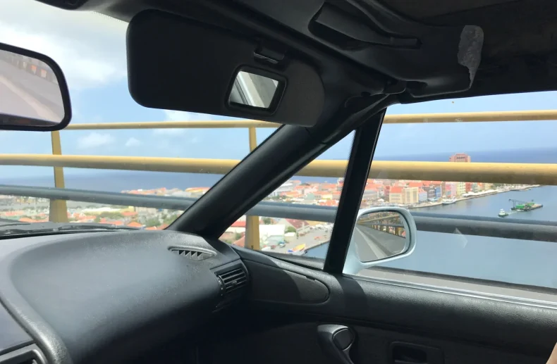 Driving in Curaçao Juliana bridge