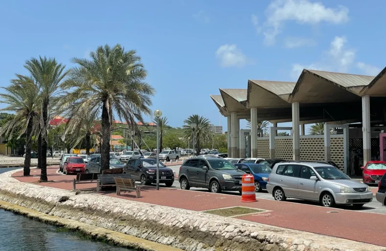 leaving things in a parked vehicle in Curaçao