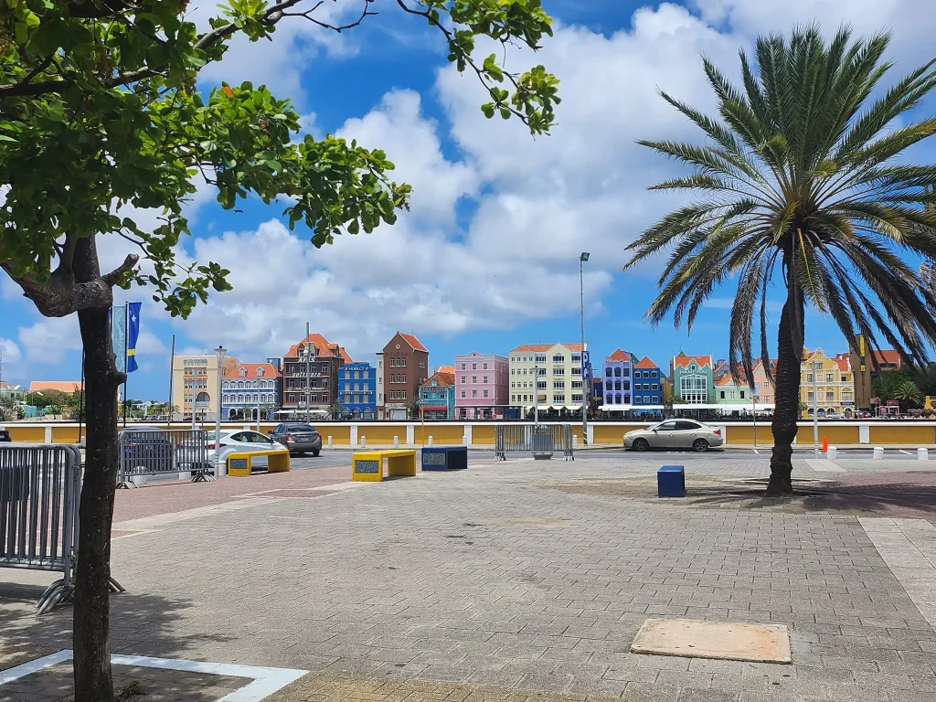 How to get around in Curaçao - Cruise Port 