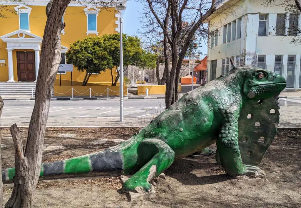 Wilhelminaplein Curaçao Iguana Punda